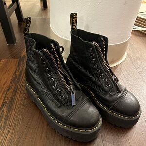Dr. Martens Sinclair Boots